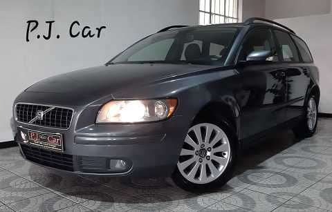 VOLVO V50 